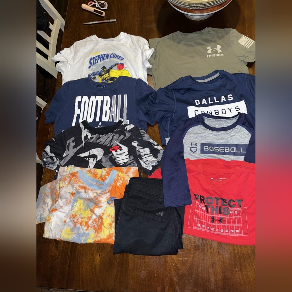 HUGE bundle of under Armour/ nike boys medium.